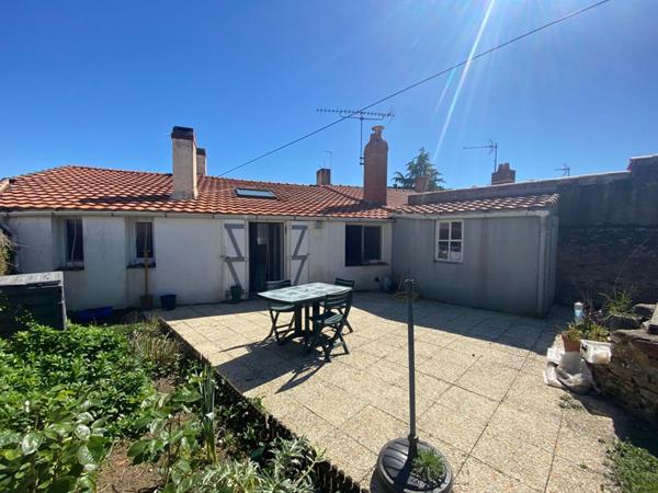 MAISON PLAIN PIED - 2 CHAMBRES - 44680 SAINTE PAZANNE BUDGET 208 000  HAI