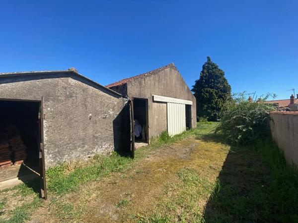 MAISON PLAIN PIED - 2 CHAMBRES - 44680 SAINTE PAZANNE BUDGET 208 000  HAI