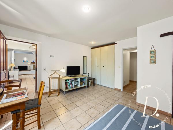 BEL ENSEMBLE IMMOBILIER AVEC MAISON FAMILIALE ET GÎTE INDÉPENDANT