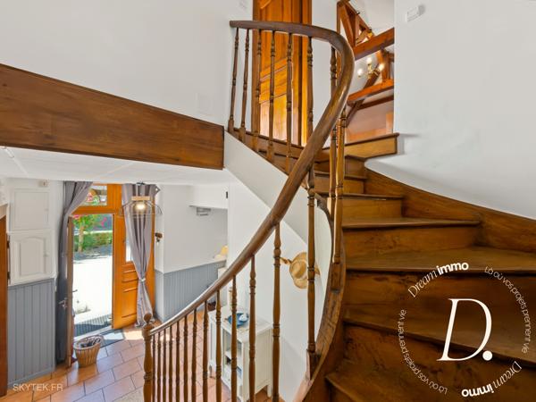 BEL ENSEMBLE IMMOBILIER AVEC MAISON FAMILIALE ET GÎTE INDÉPENDANT