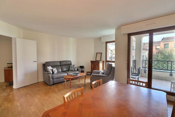 Appartement résidence de Standing, 4 pièce(s) 3 chambres 90 m2 Terrasse