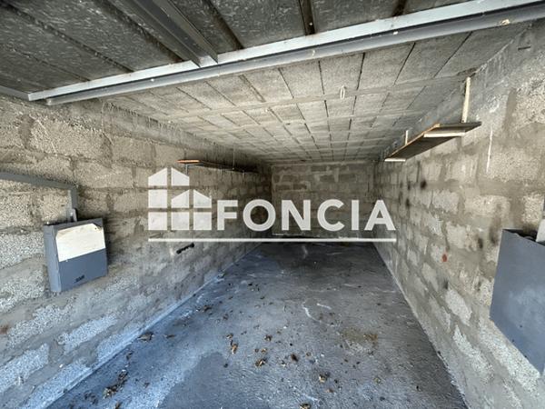 Location Parking - 8 RUE PAUL VALLIER Fontaine 38600