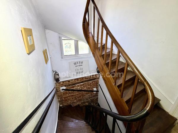 MAISON DE MAÎTRE – 5 CHAMBRES –DEPENDANCE AVEC GARAGE – VUE DÉGAGÉE SUR LA VALLÉE – ENTRE FERVAQUES ET LISIEUX
