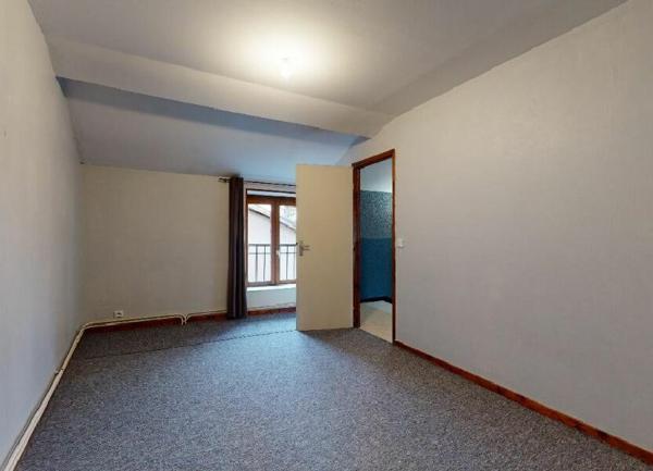 Appartement à louer    3 pièces • 87,23 m2 Trévoux
