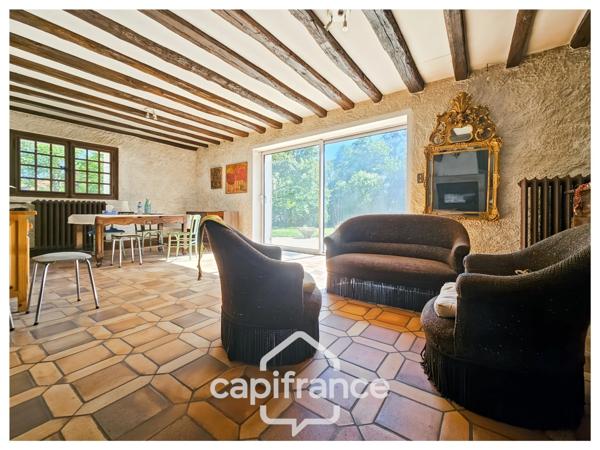 Maison 249 m², à vendre 8 pièces MIGNE AUXANCES (86), environnement et secteur de qualité.
