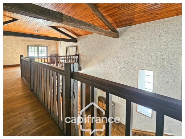 Maison 249 m², à vendre 8 pièces MIGNE AUXANCES (86), environnement et secteur de qualité.