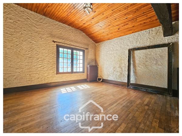 Maison 249 m², à vendre 8 pièces MIGNE AUXANCES (86), environnement et secteur de qualité.