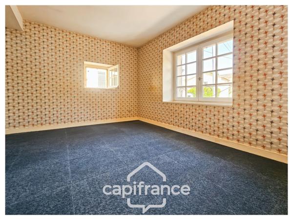 Maison 249 m², à vendre 8 pièces MIGNE AUXANCES (86), environnement et secteur de qualité.