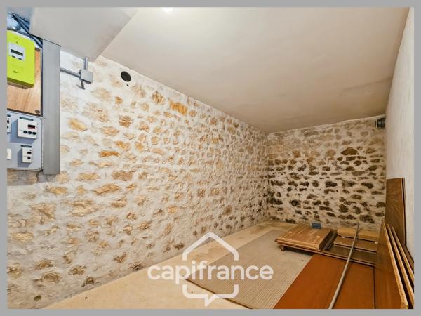 Maison 249 m², à vendre 8 pièces MIGNE AUXANCES (86), environnement et secteur de qualité.