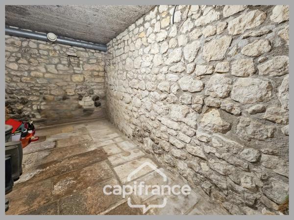 Maison 249 m², à vendre 8 pièces MIGNE AUXANCES (86), environnement et secteur de qualité.
