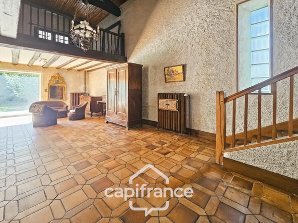 Maison 249 m², à vendre 8 pièces MIGNE AUXANCES (86), environnement et secteur de qualité.