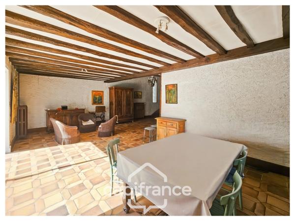 Maison 249 m², à vendre 8 pièces MIGNE AUXANCES (86), environnement et secteur de qualité.