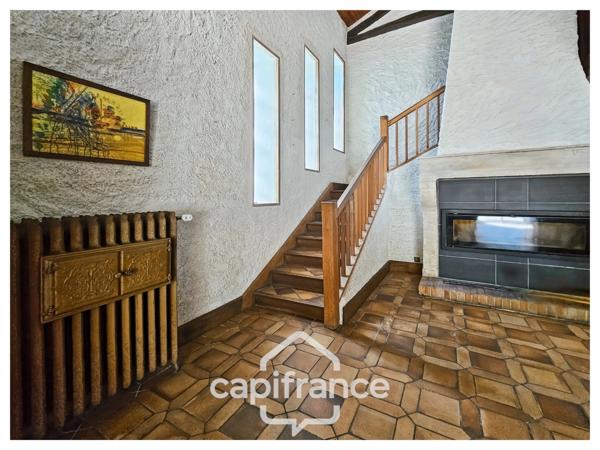 Maison 249 m², à vendre 8 pièces MIGNE AUXANCES (86), environnement et secteur de qualité.