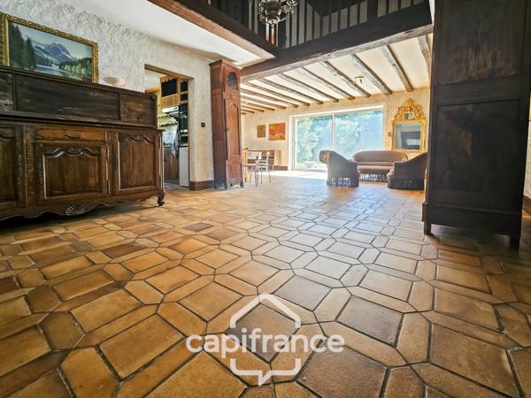 Maison 249 m², à vendre 8 pièces MIGNE AUXANCES (86), environnement et secteur de qualité.