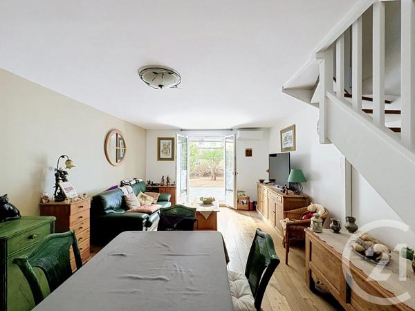 Maison à vendre  5 pièces - 87,60 m 2   ST DENIS  - 93