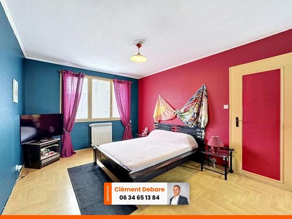 Maison avec plus de 200 m² avec 5 chambres