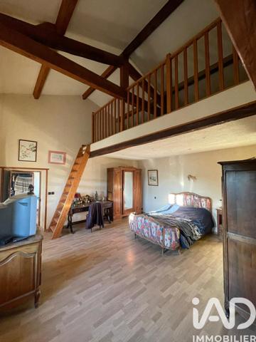 Maison à vendre 7 pièces 230 m² Essertines-en-Donzy