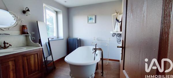 Maison à vendre 7 pièces 230 m² Essertines-en-Donzy