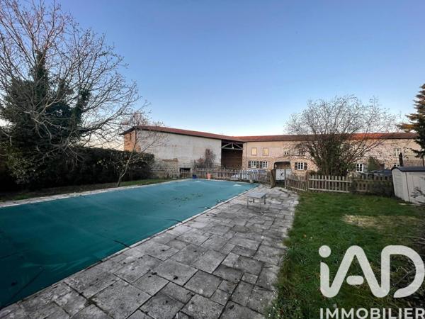 Maison à vendre 7 pièces 230 m² Essertines-en-Donzy