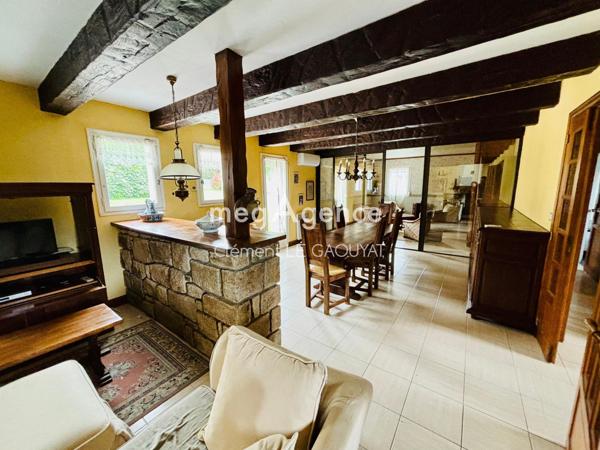 Maison à PLEUMEUR-BODOU, 22560 - 10 pièces 198m²