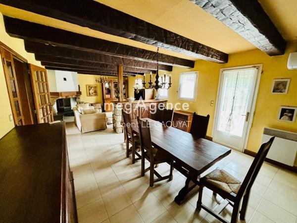 Maison à PLEUMEUR-BODOU, 22560 - 10 pièces 198m²