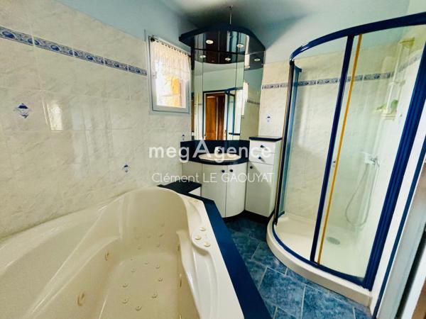 Maison à PLEUMEUR-BODOU, 22560 - 10 pièces 198m²