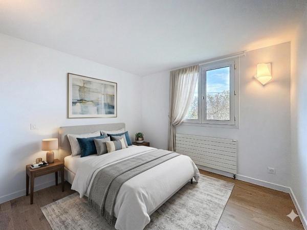 T4 Duplex rénové 96 m² avec piscine - accès rapide à Genève