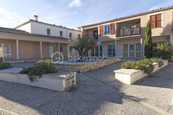 En exclusivité ! 
Idéalement situé à 10 mn de Sommières et 5 mn des commodités, ce superbe appartement en rez-de-jardin saura vous séduire par son environnement calme et chaleureux.
Au sein d'une copropriété de 2016 composée de 10 lots, le bien est composé en rez-de-chaussée d'une belle pièce de vie lumineuse avec cuisine américaine meublée et semi-équipée donnant sur une jolie terrasse, une toilette.
L'étage est pourvu de deux chambres dont une avec placard, une salle d'eau avec douche à l'Italienne, une toilette.
Les atouts du bien : La climatisation saura vous rafraichir les nuits d'été, pour votre confort les menuiseries sont en PVC et double vitrage, cumulus thermodynamique pour vos économies d'énergie, une place de parking privative vous est attribuée.
Un salon de coiffure, un kiné et une psychologue sont implantés dans le village.
Charges mensuelles de copropriété : 50 € 
Taxe Foncière : 758 €
Si vous avez aimez les photos et le texte, je reste à votre disposition pour une estimation gratuite de votre bien.
Votre conseiller BSK Immobilier Lionel Rodier O6.81.447.157, l.rodier@bskimmobilier.com