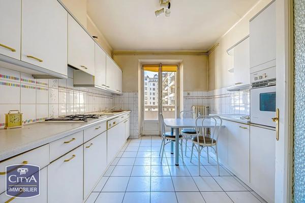 Appartement à vendre 4 pièces 135.42m² Chambéry (73000)