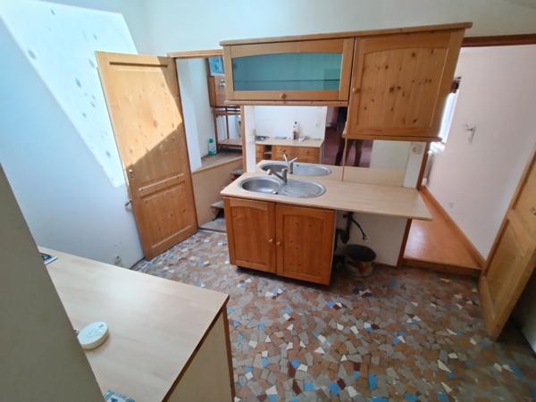 – Quartier prisé de Trussac : Maison de ville avec potentiel rare