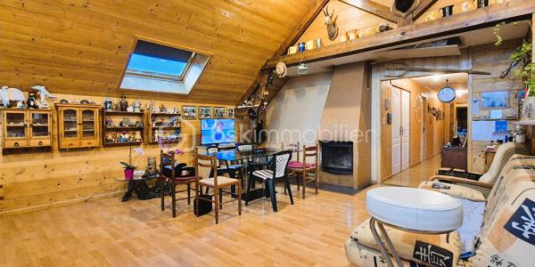 🏔️ À vendre – Superbe appartement T6 de 108 m² au cœur du Haut Verdon – Beauvezer 🌲
Situé à Beauvezer, charmant village du Haut Verdon, en milieu de vallée, ce très bel appartement T6 de 110 m² vous séduira par son environnement calme, naturel et préservé ✨
📍 Emplacement idéal :
•	à proximité des stations de ski du Val d’Allos 🎿
•	aux portes du Parc national du Mercantour 🏞️
•	proche des magnifiques Gorges du Verdon 💧 avec leurs randonnées, baignades et nombreuses activités aquatiques 🚣‍♂️
Situé au 2ᵉ étage d’une petite copropriété au calme, cet appartement est à la fois spacieux, lumineux et fonctionnel ☀️

Il se compose de :
🛋️ un très grand salon / séjour lumineux
🍽️ une cuisine ouverte avec grand comptoir convivial
🛏️ 4 chambres
🛁 une belle salle de bain avec baignoire d’angle
🚪 un hall d’entrée spacieux
🚽 un toilette séparé
🌿 une petite terrasse surélevée
✅ Cave privative incluse.

Un bien idéal pour :
🏡 une résidence principale
❄️ une résidence secondaire
💼 ou un investissement locatif dans une vallée vivante été comme hiver.
🌲 Calme • Nature • Montagne • Espace • Authenticité 🌞