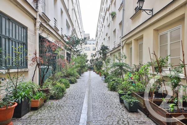 Appartement F1 à vendre  1 pièce - 41 m2 PARIS - 75011