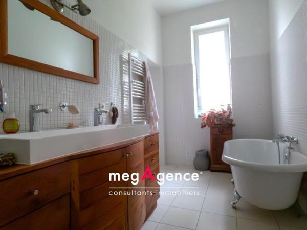 Maison à AVRILLE, 85440 - 6 pièces 172m²