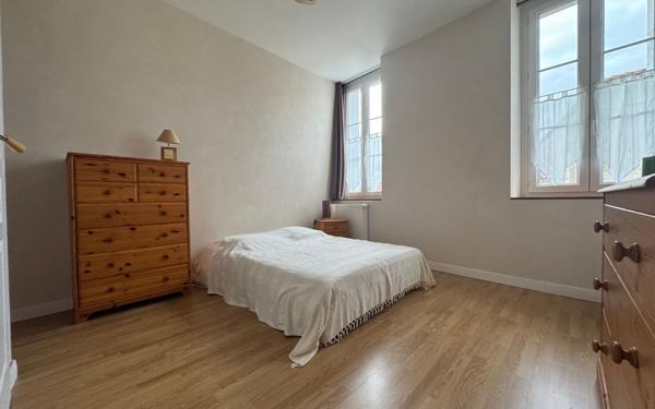 Maison à vendre    8 pièces •  Gémozac