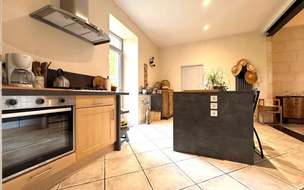 Maison à vendre    8 pièces •  Gémozac