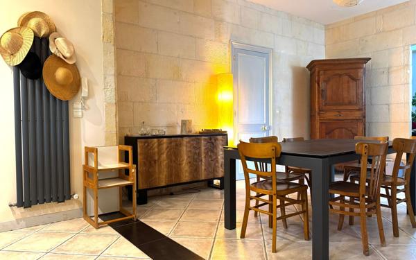 Maison à vendre    8 pièces •  Gémozac