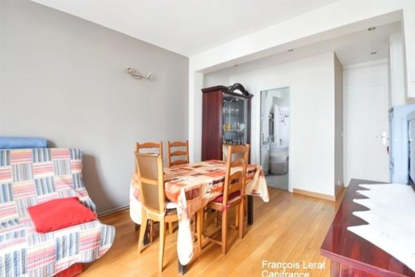 Appartement à vendre 2 pièces avec cave PARIS 17EME ARRONDISSEMENT (75) - rue Guy Môquet - 34 m2 Loi Carrez - 299 000 € honoraires d'agence inclus