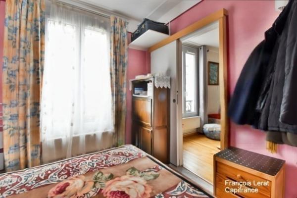 Appartement à vendre 2 pièces avec cave PARIS 17EME ARRONDISSEMENT (75) - rue Guy Môquet - 34 m2 Loi Carrez - 299 000 € honoraires d'agence inclus