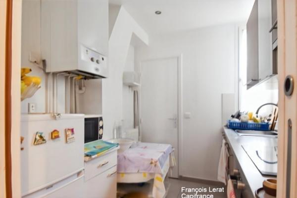 Appartement à vendre 2 pièces avec cave PARIS 17EME ARRONDISSEMENT (75) - rue Guy Môquet - 34 m2 Loi Carrez - 299 000 € honoraires d'agence inclus