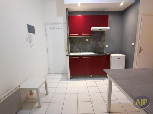 Location appartement Saintes : 505 € - AJP Immobilier Saintes
