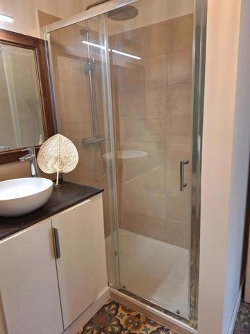 Location                                                      Appartement
                        
                     2 pièces                      45 m2                     à Perpignan