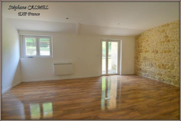 15 mns de Sarlat - Propriété en pierre - Dépendances - Piscine - Terrain 2 200 m²