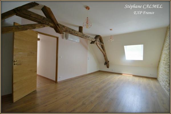 15 mns de Sarlat - Propriété en pierre - Dépendances - Piscine - Terrain 2 200 m²