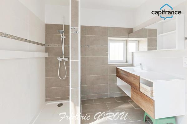 Maison de village rénovée 4/5 pièces 135m² LANCON de PROVENCE (13680) - vaste cour et grange en annexe