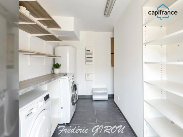 Maison de village rénovée 4/5 pièces 135m² LANCON de PROVENCE (13680) - vaste cour et grange en annexe