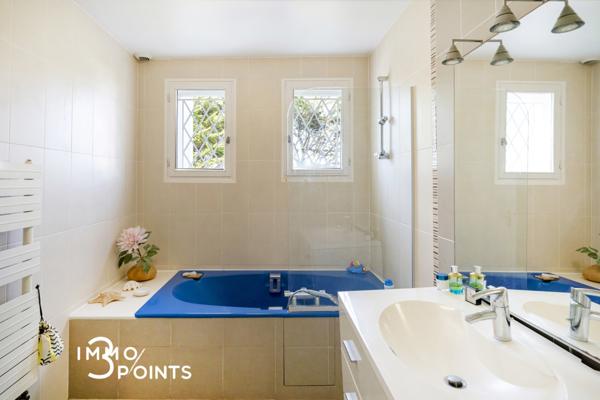 Anglet (64600) Villa 300m² avec PISCINE sur le GOLF de Chiberta, en bordure d'OCEAN, sur terrain de 1500m²