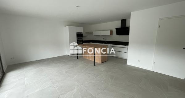 Location Appartement 3 pièces 72.23 m² - Saint-priest-en-jarez 42270