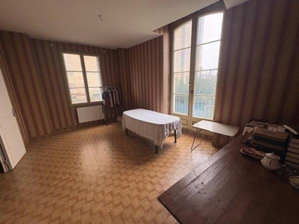 Ensemble de deux maisons 330m² à Châtillon sur indre