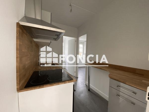 Location Appartement 2 pièces 35.34 m² - 16 RUE FERDINAND DAULNE Lisieux 14100
