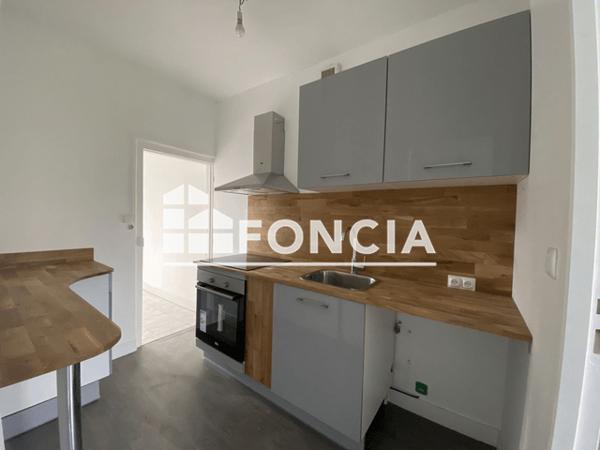 Location Appartement 2 pièces 35.34 m² - 16 RUE FERDINAND DAULNE Lisieux 14100